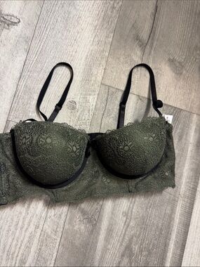 XOXO Olive Lace Underwire Bra with Black Straps